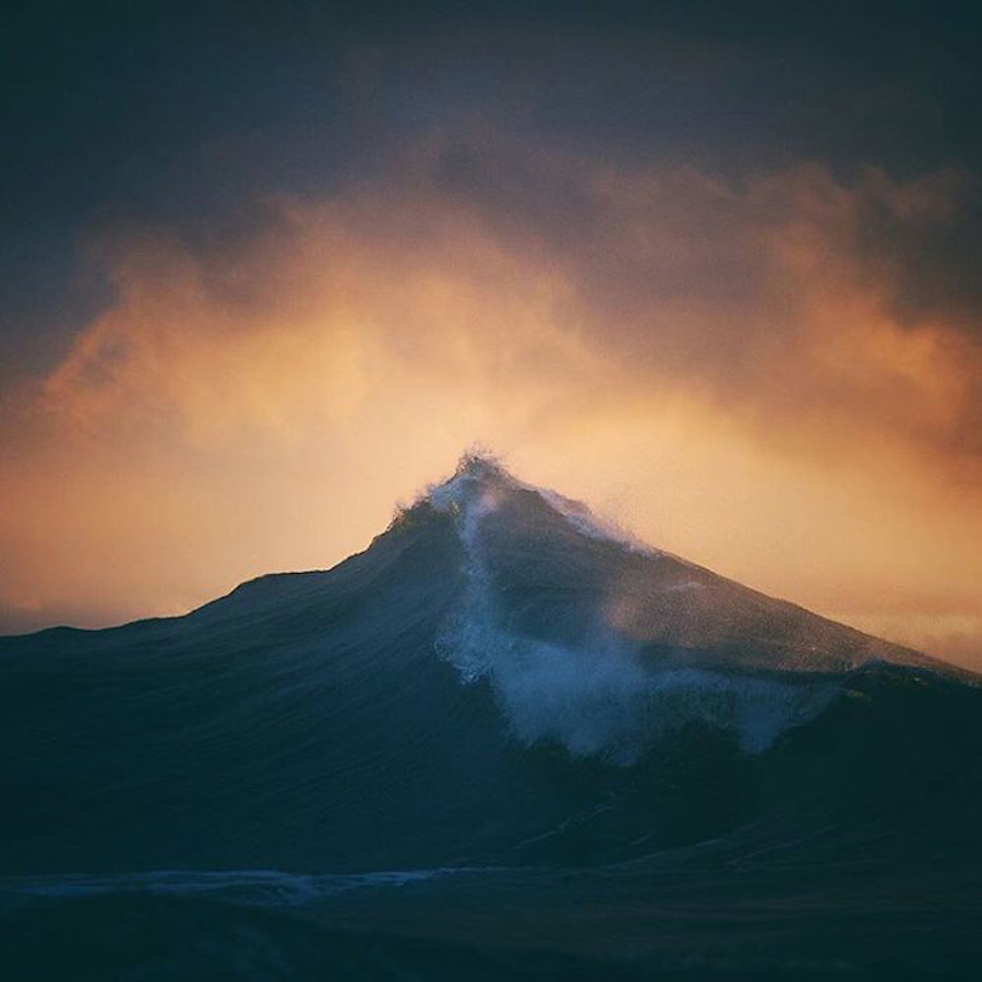 Impressive Photographs of Waves Looking Like Mountains-1