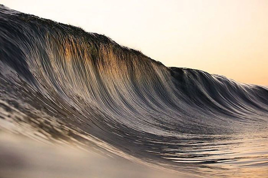 Impressive Photographs of Waves Looking Like Mountains-8