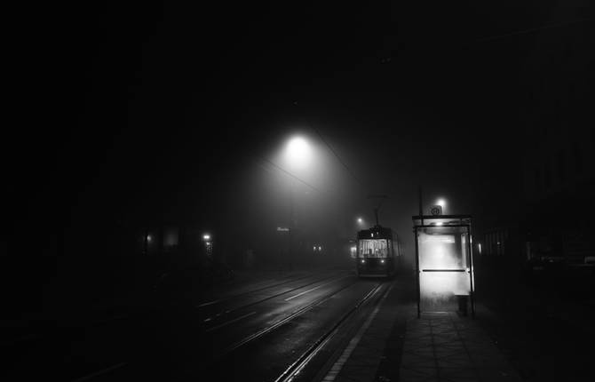 Mysterious Black and White Urban Scenes in the Fog