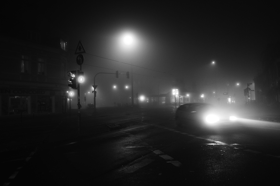 Mysterious Black and White Urban Scenes in the Fog-11