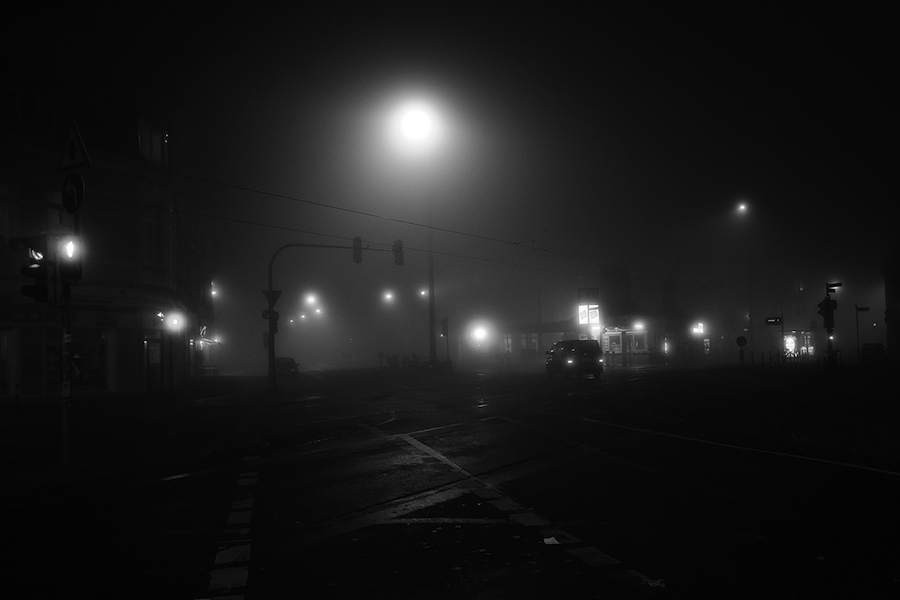 Mysterious Black and White Urban Scenes in the Fog-16