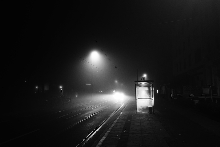 Mysterious Black and White Urban Scenes in the Fog-18