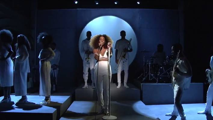 Solange – Don’t Touch My Hair on SNL with Sampha
