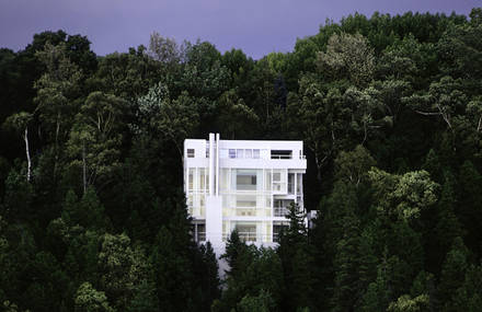 Superb Glazed House Near Lake Michigan