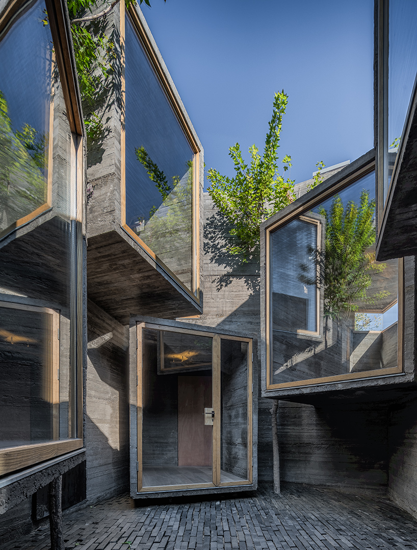 ZAO-standardarchitecture-micro-hutong-hostel-beijing-designboom-03