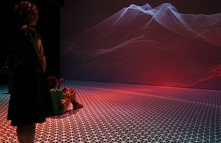 Immersive Interactive Installation by Maotik