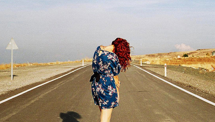 Enigmatic and Touching Pictures of Girls From the Back-12