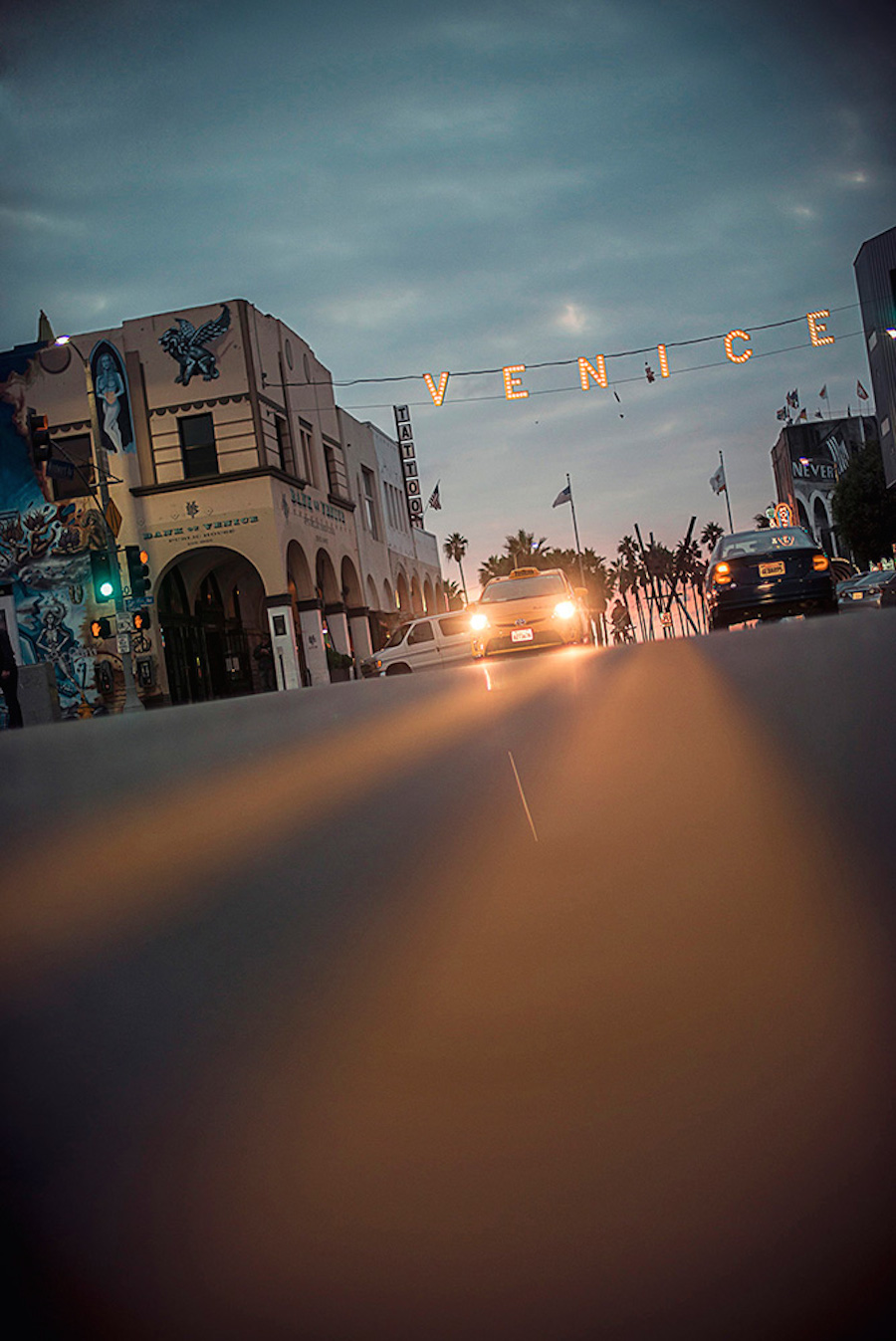Photo Series of Daily Life in Venice, California-3