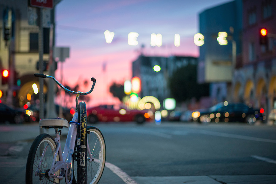Photo Series of Daily Life in Venice, California-4