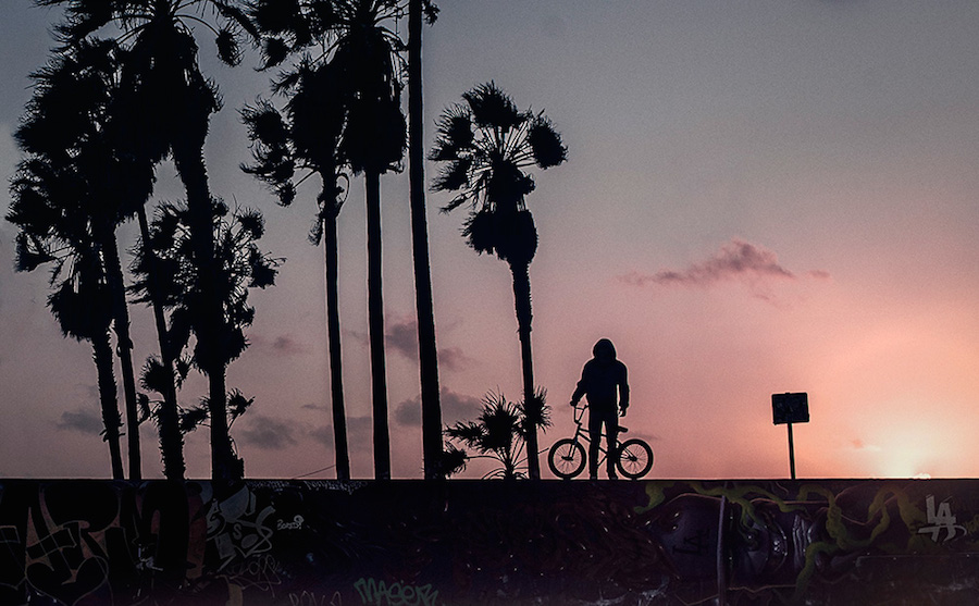Photo Series of Daily Life in Venice, California-9