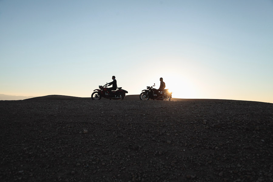 Sur la route d'Agafaï avec les Insiders. / On the road to Agafay with the Insiders.