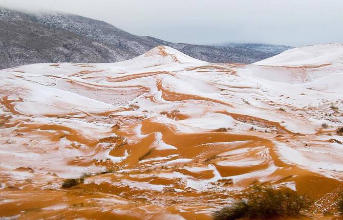 Sahara Desert Covered with Snow For the First Time Since 1979