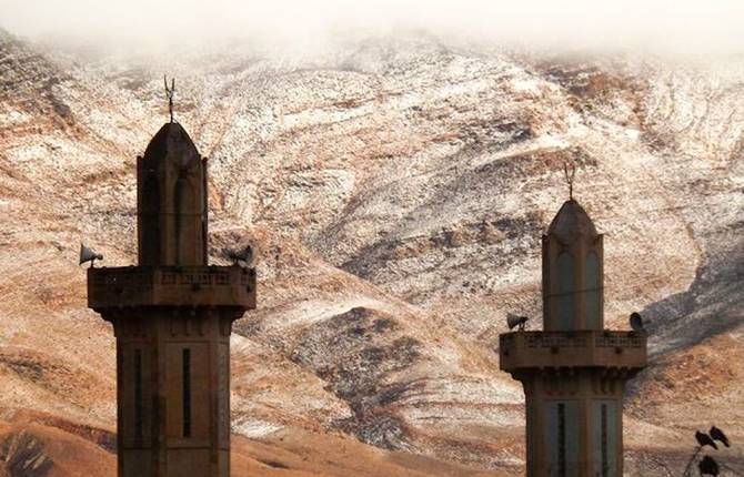 Sahara Desert Covered with Snow For the First Time Since 1979