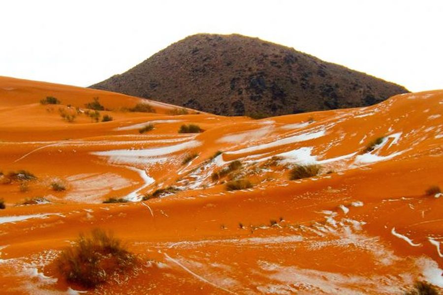 Sahara Desert Covered with Snow For the First Time Since 1979-5