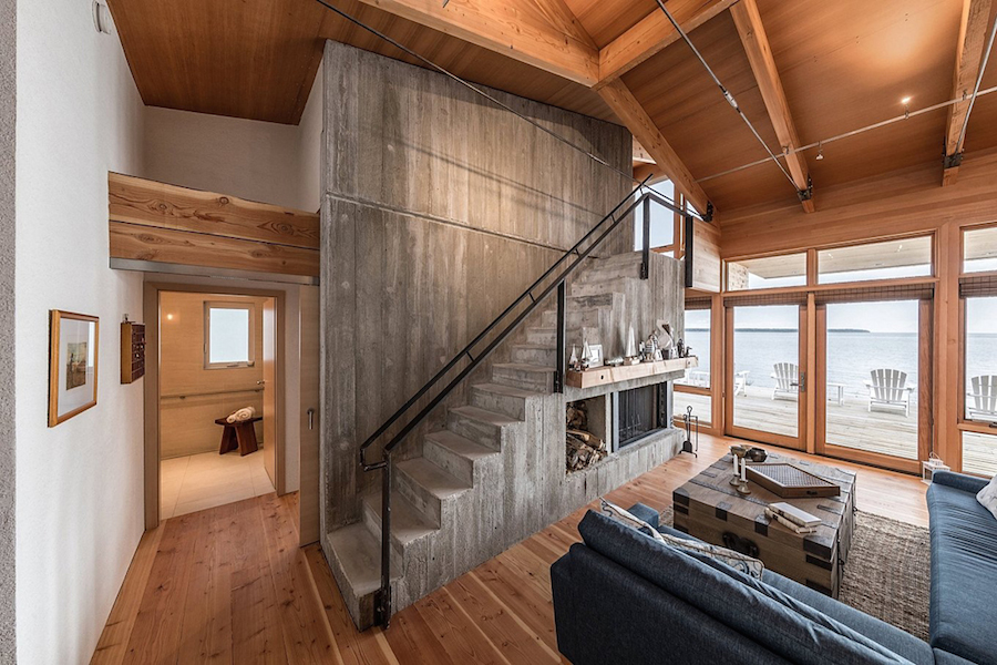 Superb Wooden Beach House in Canada-1