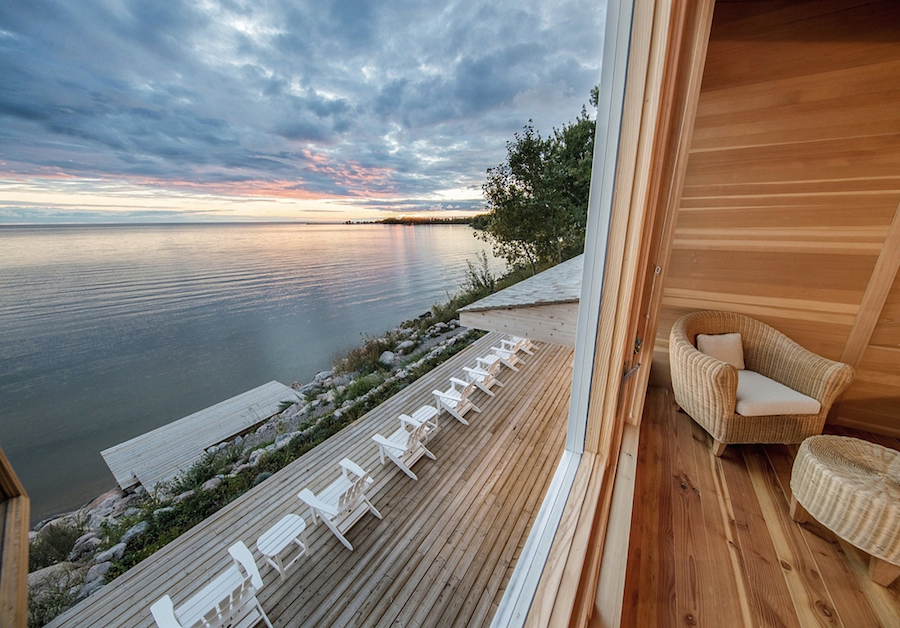 Superb Wooden Beach House in Canada-5