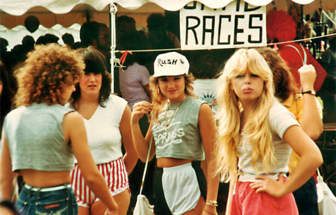 Color Photographs of US Girls During the 1980s