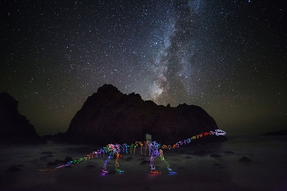 lightpaintingdinosaurs3