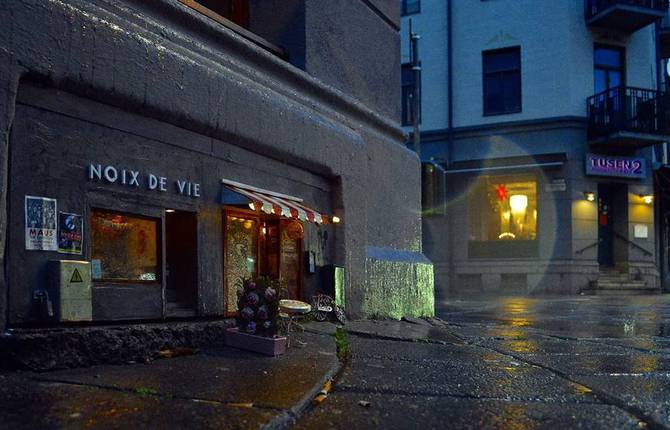 Cute Tiny Shops Created at the Bottom of Buildings