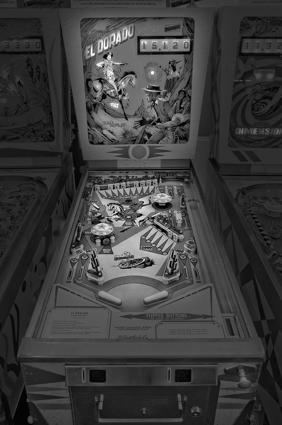 Black and White Pictures of Old Pinball Machines-10