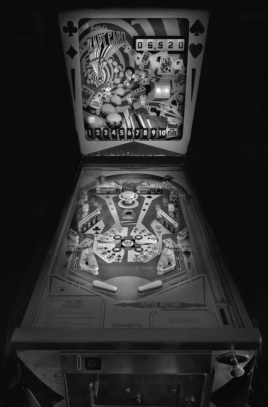 Black and White Pictures of Old Pinball Machines-12