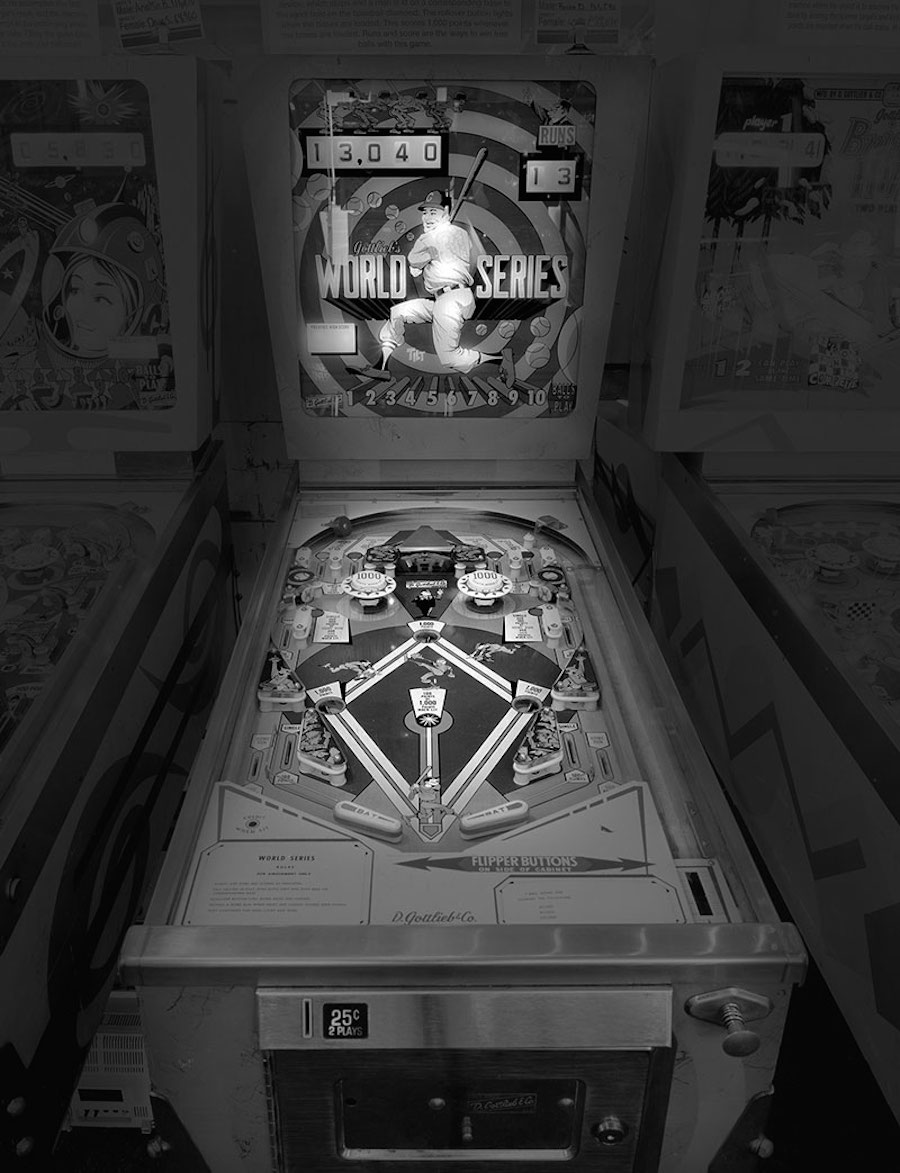 Black and White Pictures of Old Pinball Machines-6