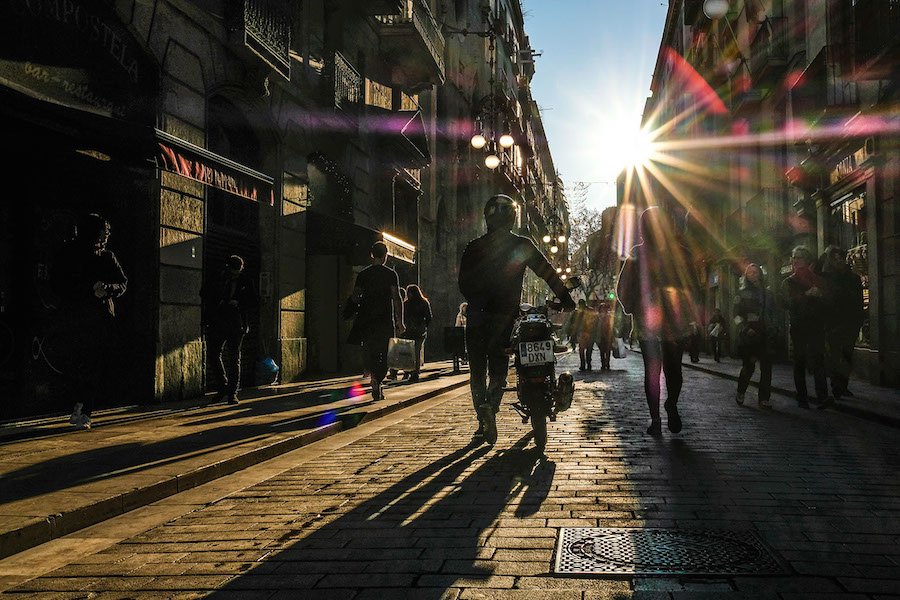 Daily Scenes in Barcelona by Skander Khlif-7