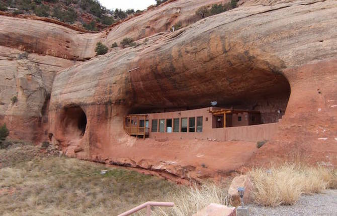 Eco-Friendly Cliff House in Utah