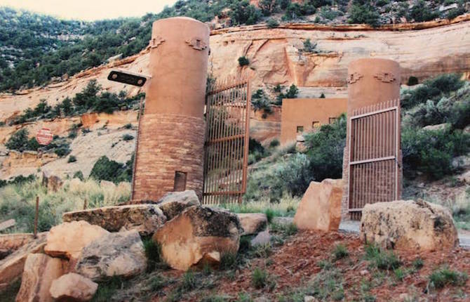 Eco-Friendly Cliff House in Utah