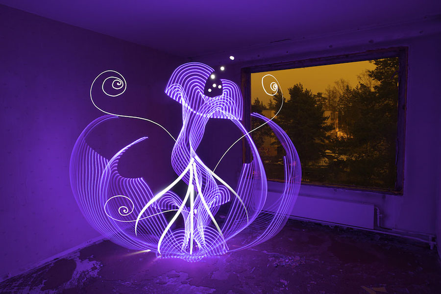 Impressive In-Camera Light Paintings-5