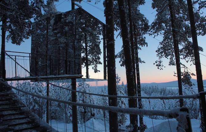 Incredible Mirror Cube Habitation in Sweden