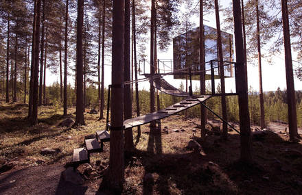 Incredible Mirror Cube Habitation in Sweden