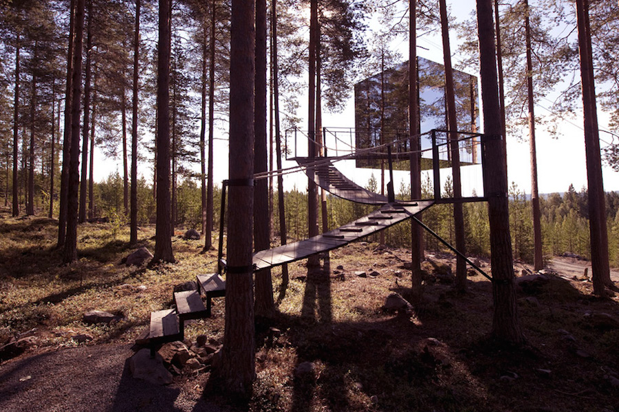 Incredible Mirror Cube Habitation in Sweden-1