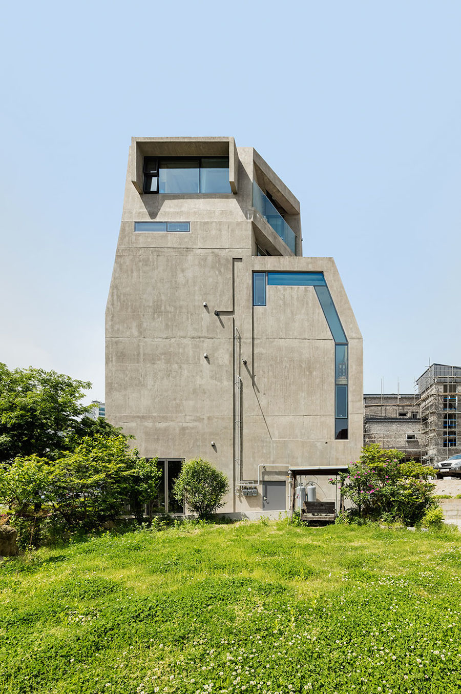 Owl-Shaped Concrete House in South Korea-2