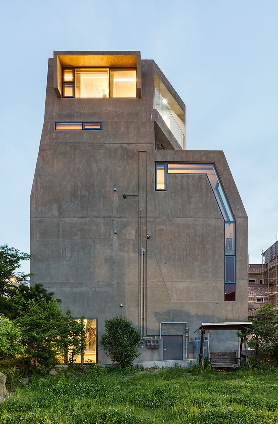 Owl-Shaped Concrete House in South Korea-5
