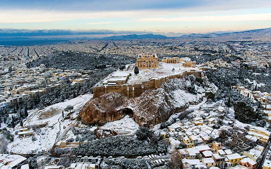 Superb Pictures of the Acropolis Covered with Snow-0