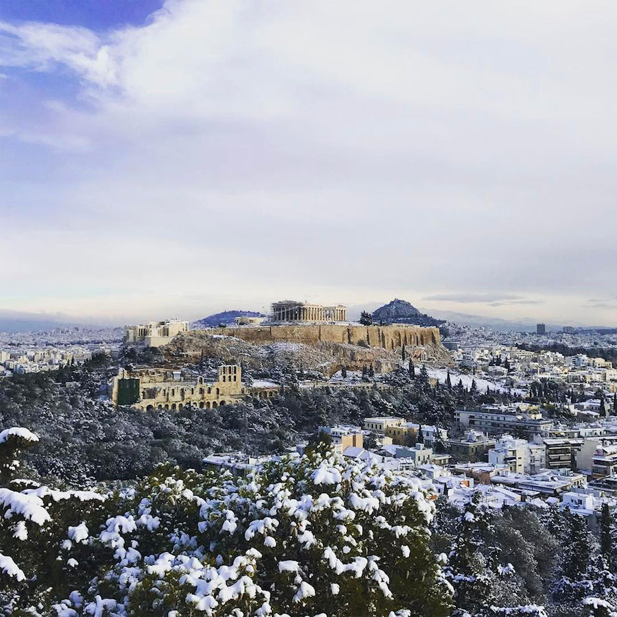 Superb Pictures of the Acropolis Covered with Snow-2