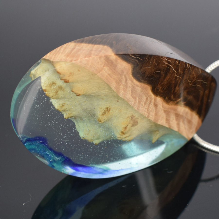 Superb Resin and Wood Jewellery-10