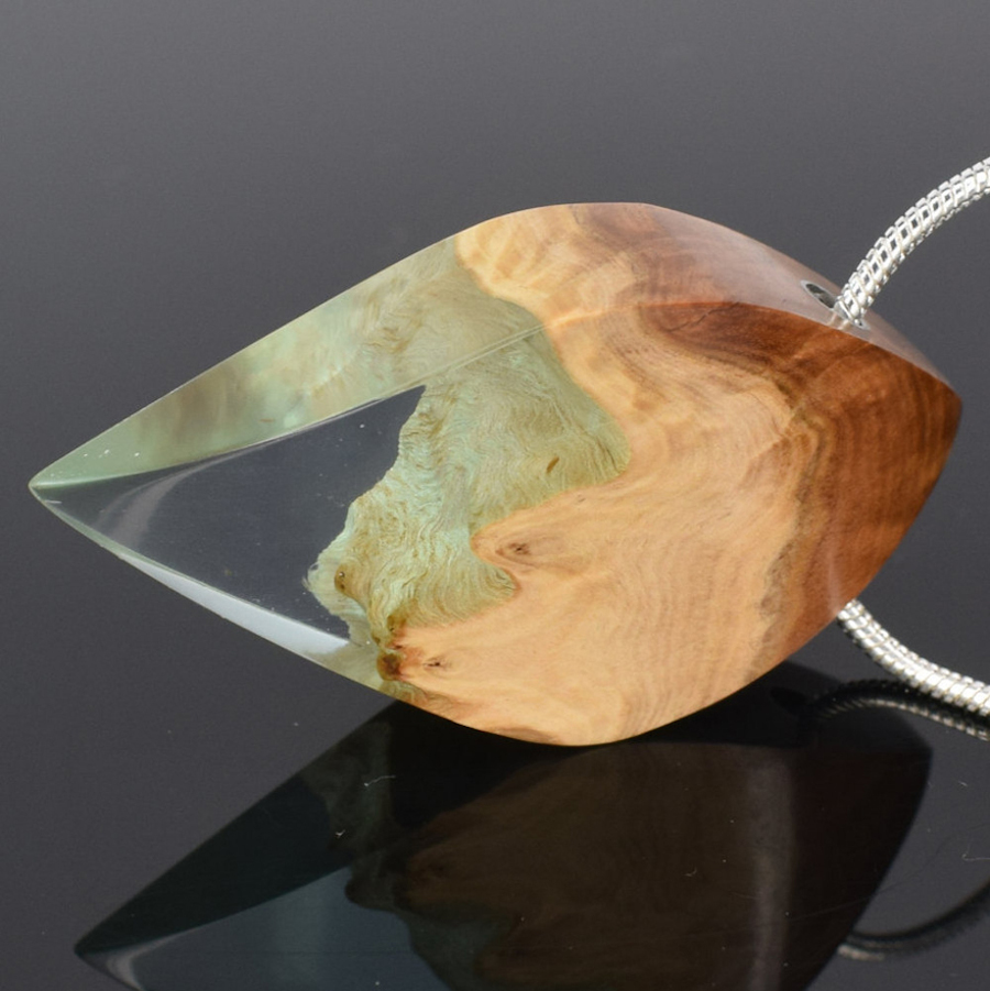 Superb Resin and Wood Jewellery-13
