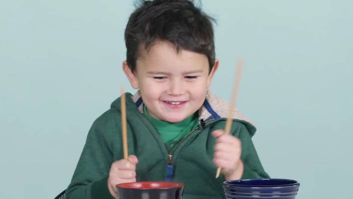 American Kids Try Japanese Food