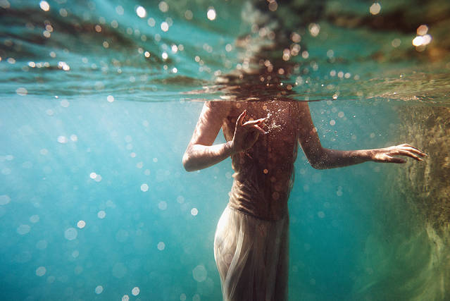 Immersion in Fairy Underwater Pictures – Fubiz Media