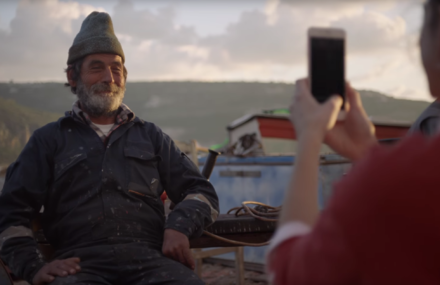 Touching and Funny Advertising for I-Phone Portrait Mode