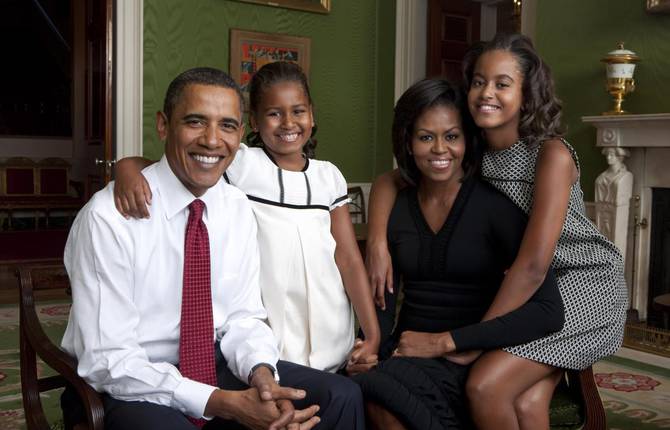 Unique Pictures of Malia and Sasha Obama Life at the White House