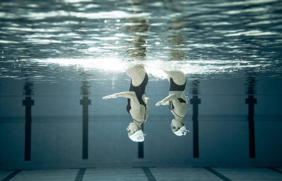 Underwater Synchro-Swim Photography by Alex Voyer