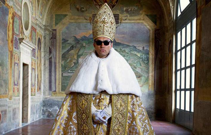 Great Jude Law from The Young Pope – Fubiz Media