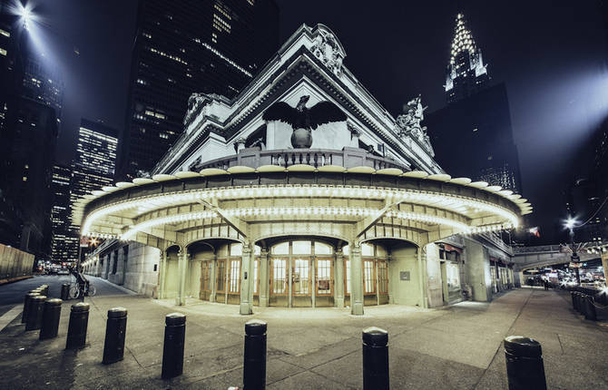 Unusual Photographs of the Empty Streets of New York During Thanks Giving