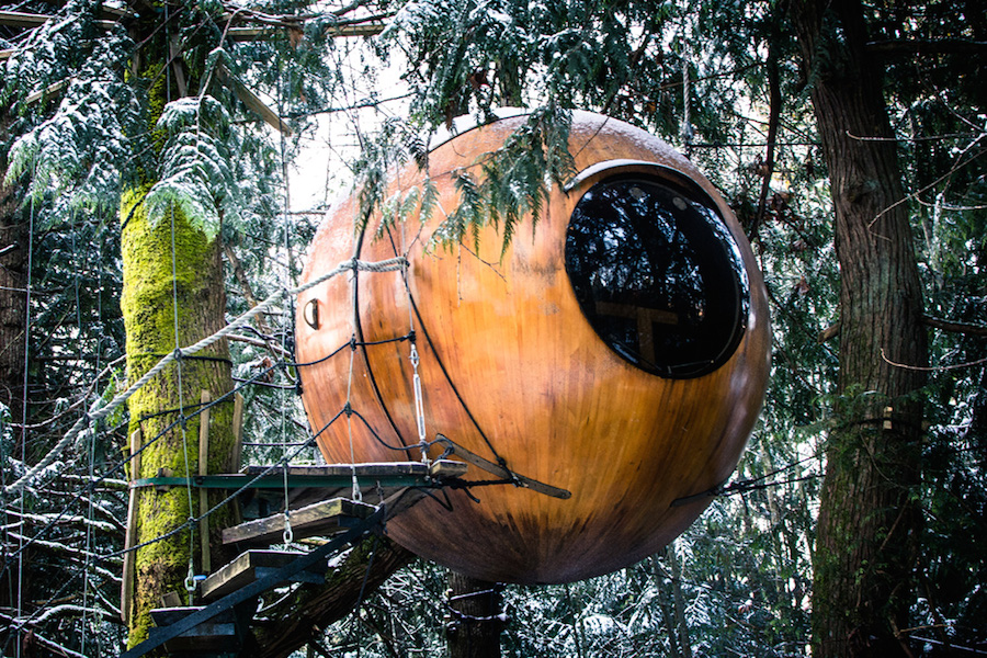 Gorgeous Spherical Tree-House Hotel in Canada-2