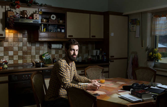 Photographs of Dinnertime in 36 Different Homes