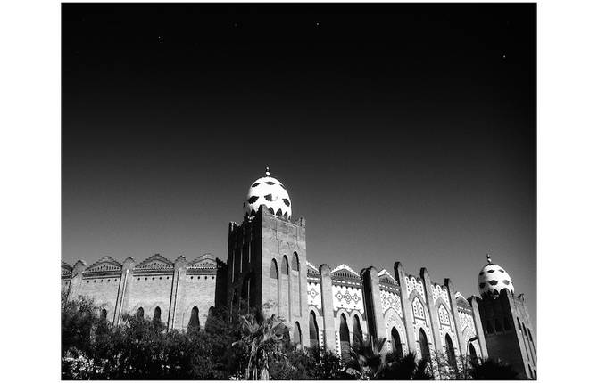 Superb B&W Architecture Photography in Barcelona