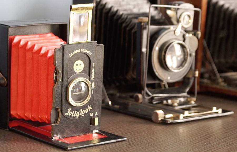 Clever Instant Camera Made from Cardboard